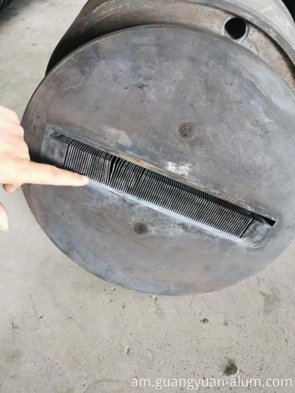 guangyuan aluminum co., ltd Aluminum Extruded Heat Sink Aluminum Extrusion Alloy Aluminum Extrusion for Sale